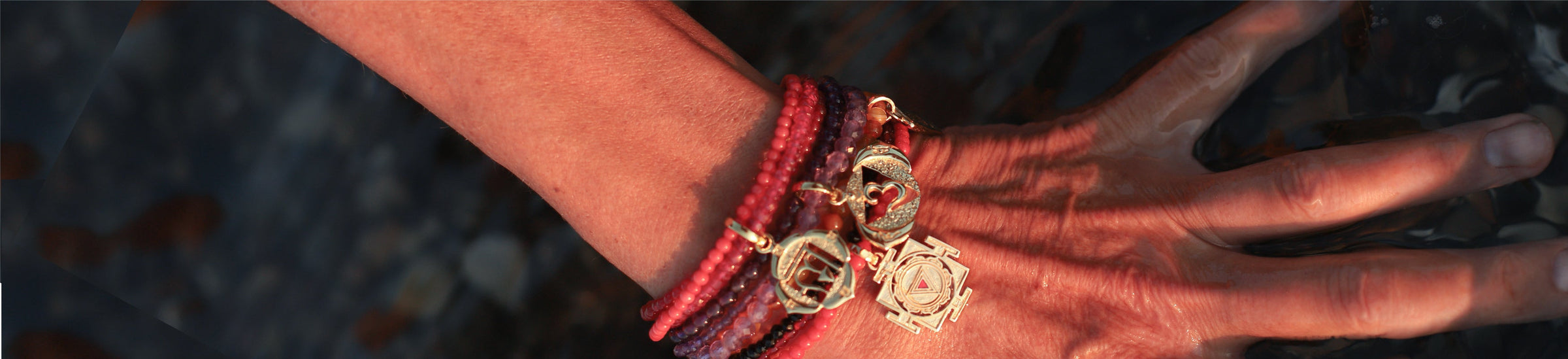 Armbänder und Armreifen mit Edelsteinen, Amuletten und Talisman von ETERNAL BLISS - Spiritueller Schmuck