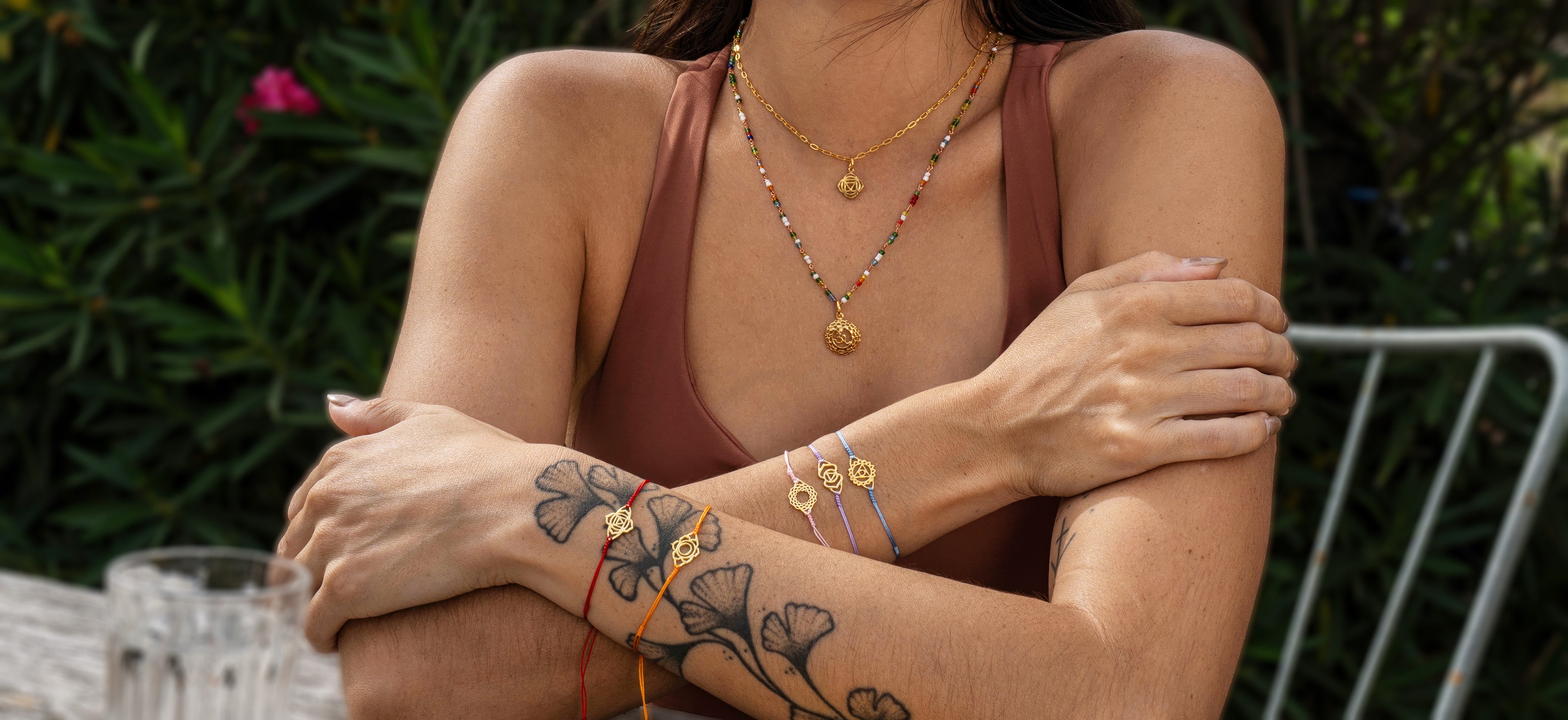 Yogalehrerin Steffi Chakra vergoldete Armbänder von Eternal Bliss