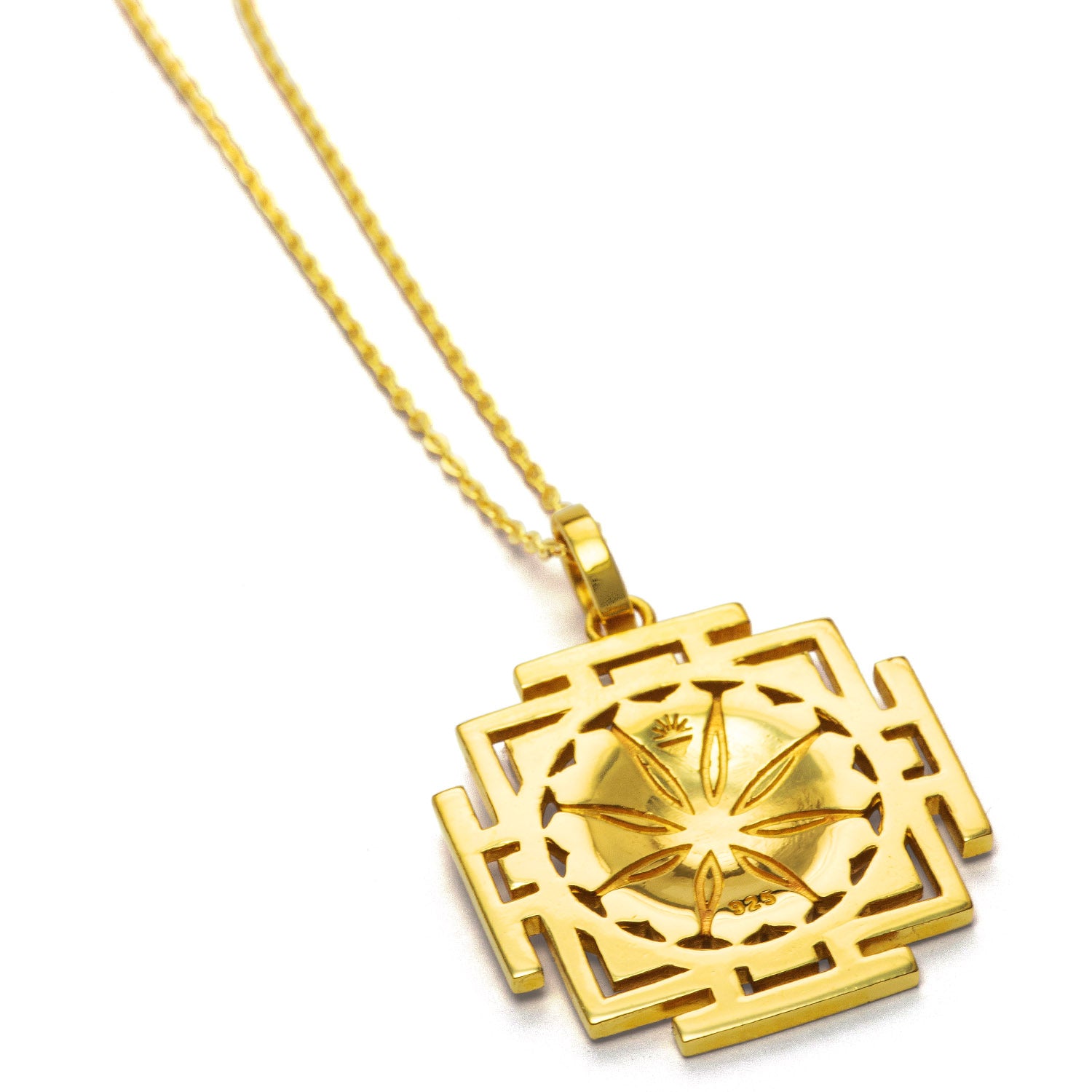Sri Yantra Schmuck hochwertig vergoldet, Ansicht der aufwendig gearbeiteten Rückseite