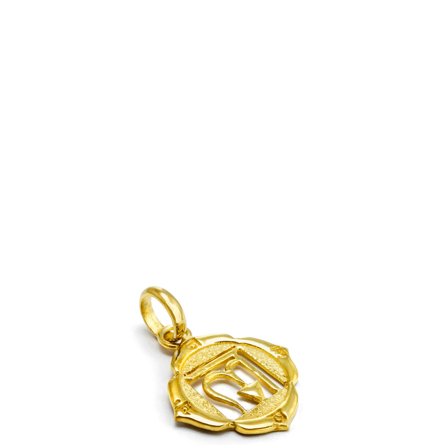 Basis Chakra Anhänger (auch Muladhara Chakra) mit Beej Mantra vergoldet von ETERNAL BLISS  - Detailansicht