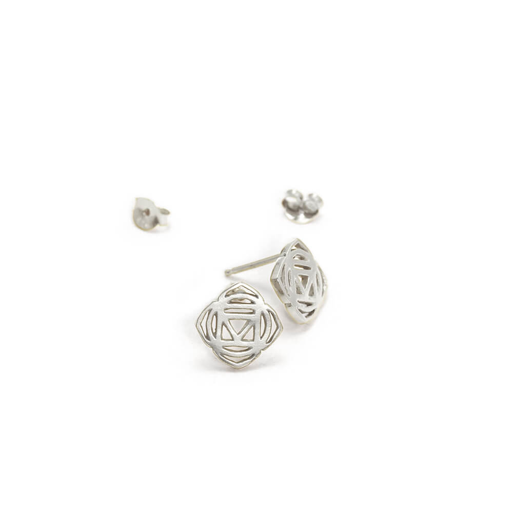 Wurzel Chakra Ohrstecker mini Silber von ETERNAL BLISS - Spiritueller Schmuck