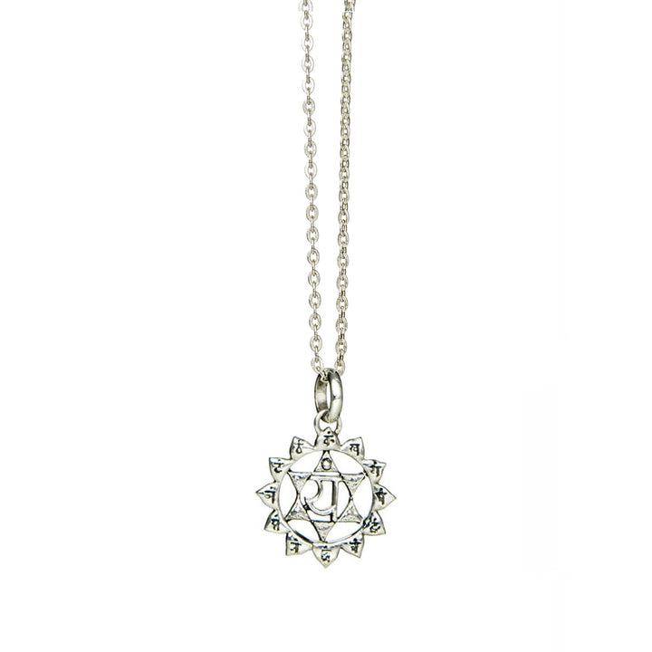 Kleiner Herz Chakra Anhänger mit Mantra aus Sterling Silber von ETERNAL BLISS - Spriritueller Schmuck