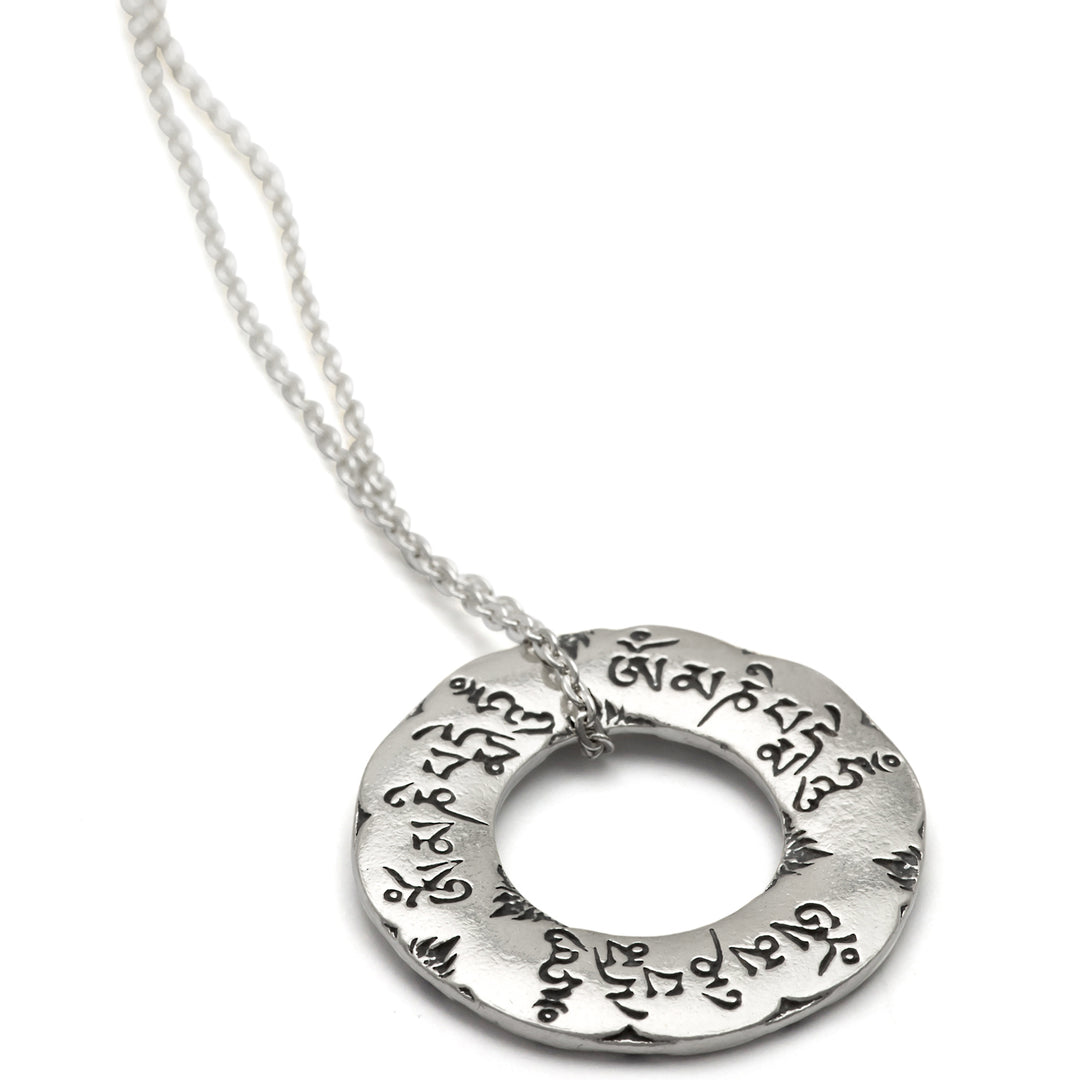 Om Mani Padme Hum Mantra Anhänger groß Silber mit Kette von ETERNAL BLISS - Spiritueller Schmuck