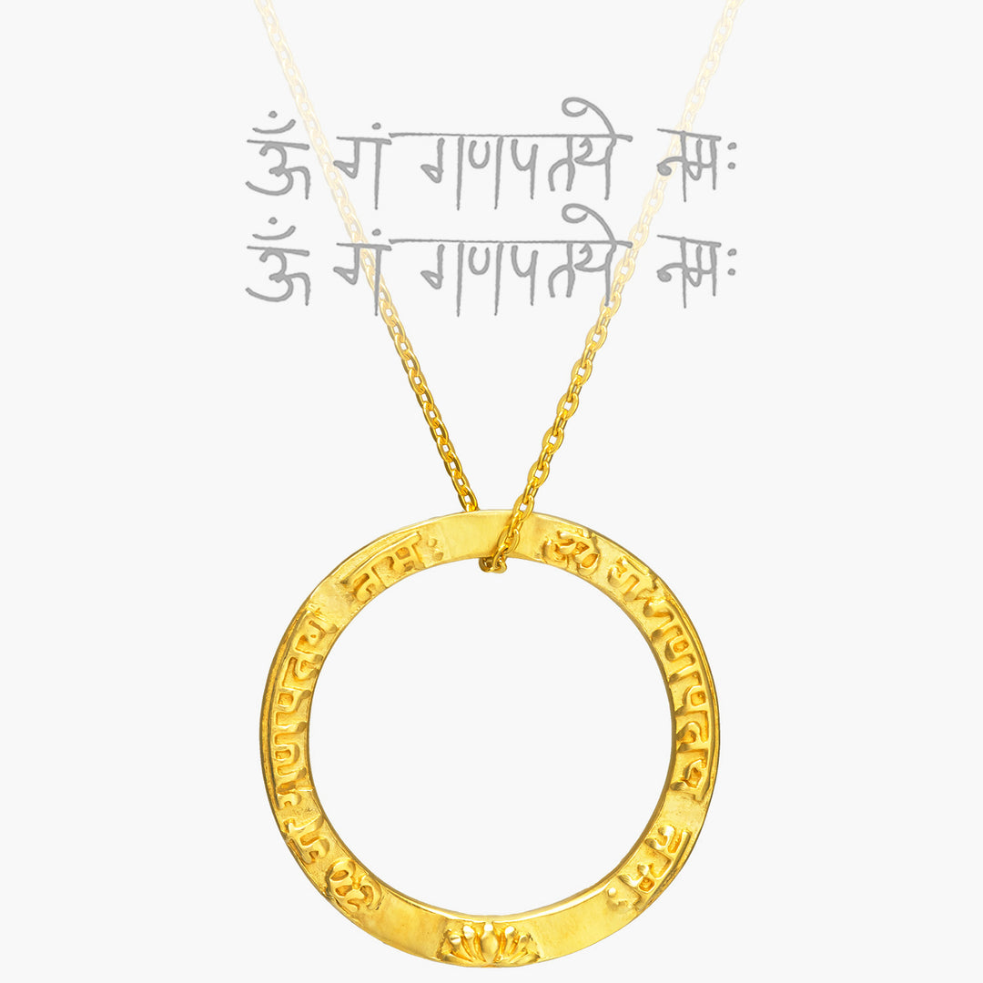 Ringförmiger Ganesha Mantra Anhänger  aus vergoldetem Sterling Silber von ETERNAL BLISS aus der spirituellen Yoga Schmuckkollektion