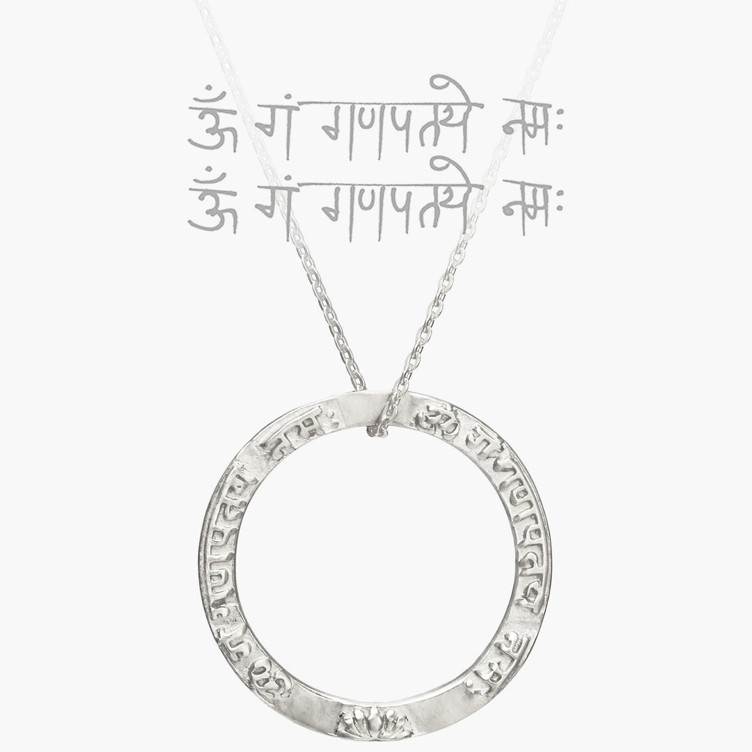 Ringförmiger Ganesha Mantra Anhänger  aus Sterling Silber von ETERNAL BLISS aus der spirituellen Yoga Schmuckkollektion