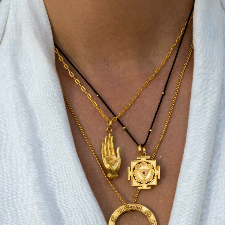 Wirkungsvolle Kombination aus 3 spirituellen Ketten: Abhaya Mudra, Kali Yantra und Shiva Mantra - Schmuck für Yoga und Meditation
