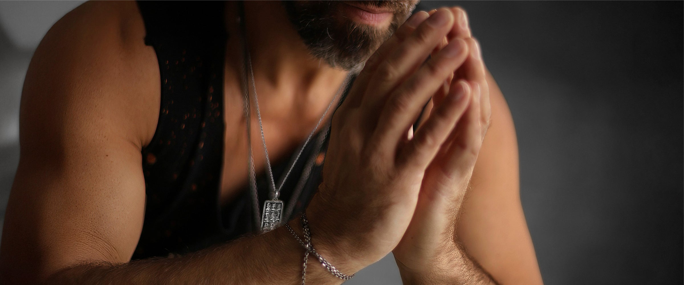 Spirituelle Schmuckkollektion: Buddha Anhänger aus Sterling Silber | Balance und Stabilität